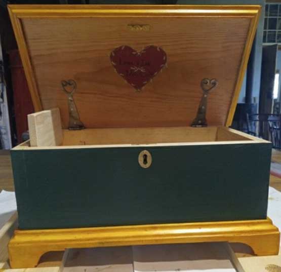 celtic chest 01